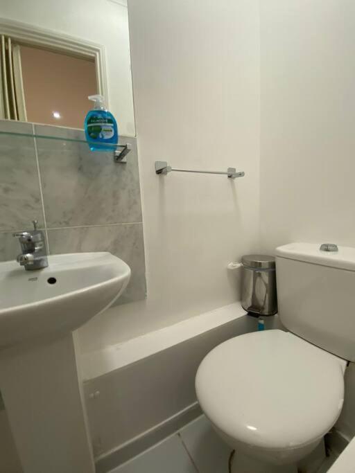 F2- Basement Studio Fits 1 Near Paddington London Exterior photo